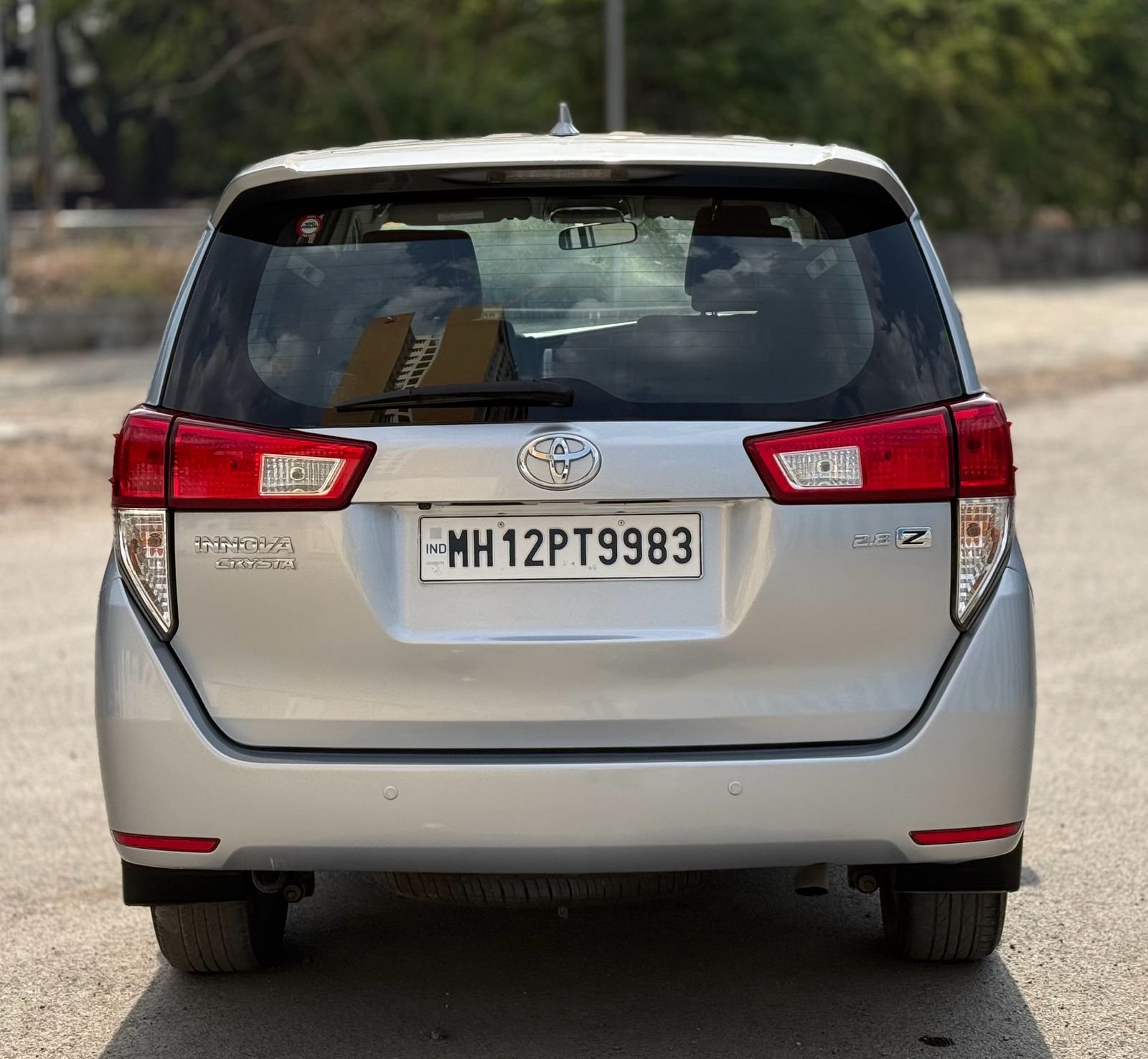 Innova Crysta 